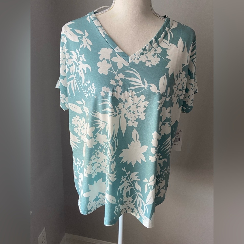 NWT Suzy Shier Short Sleeve Top